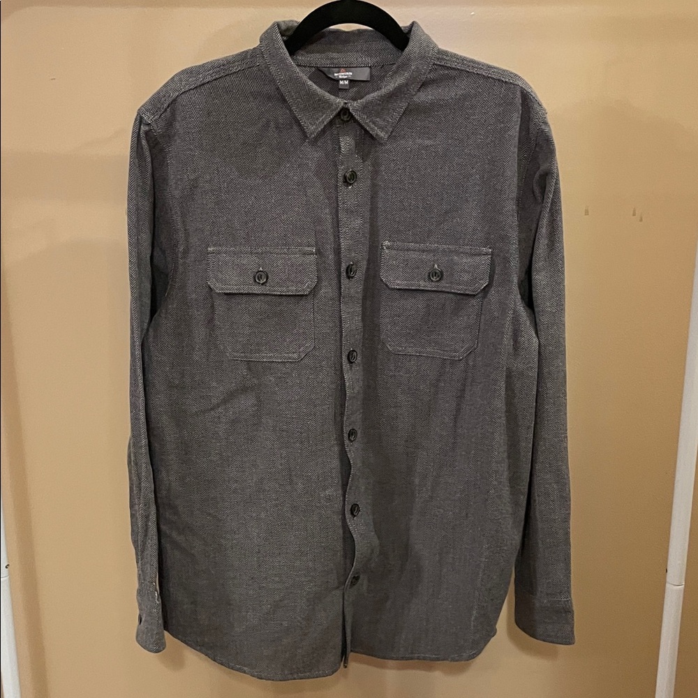 Mountain Ridge Gray Button-Up Shirt